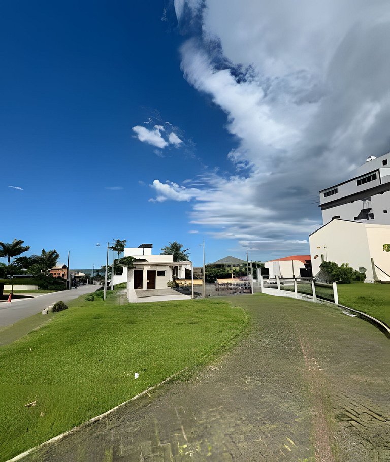 Casa com vista para o mar e próximo a Beto Carrero