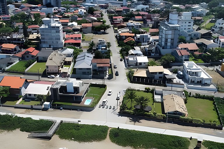 Casa com vista para o mar e próximo a Beto Carrero