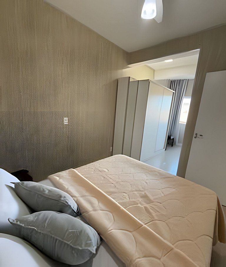 Casa linda com piscina e Bem Próximo ao Parque