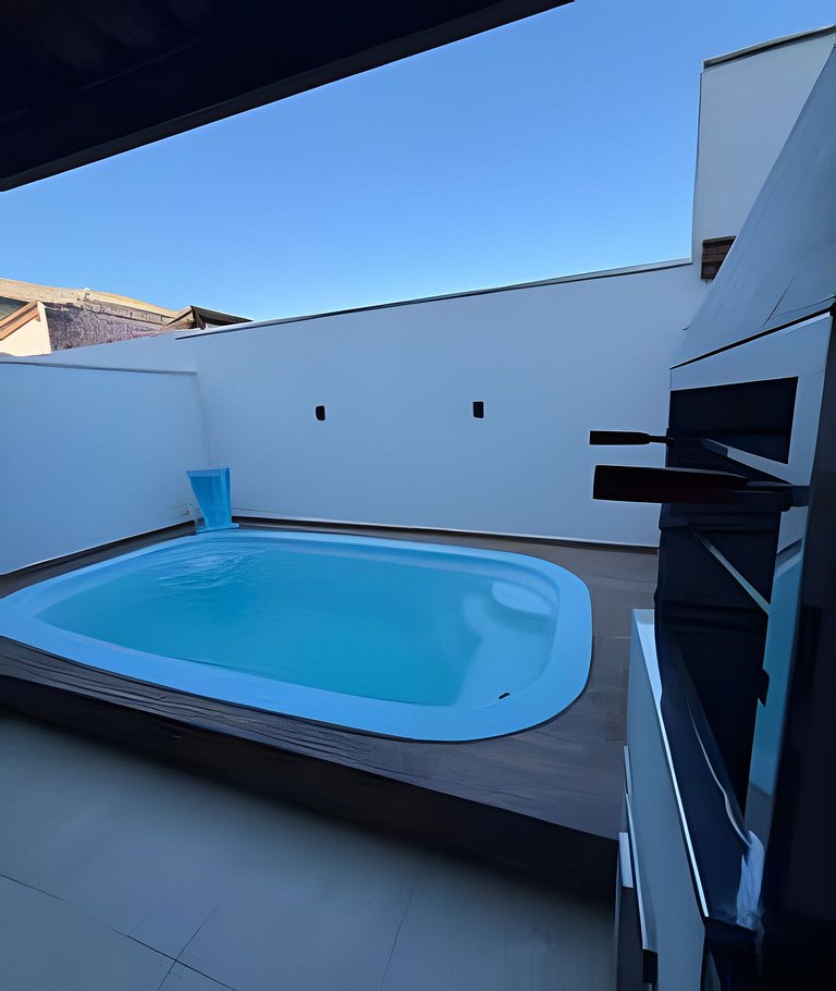 Casa linda com piscina e Bem Próximo ao Parque
