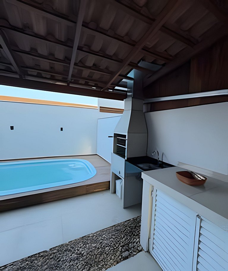 Casa linda com piscina e Bem Próximo ao Parque