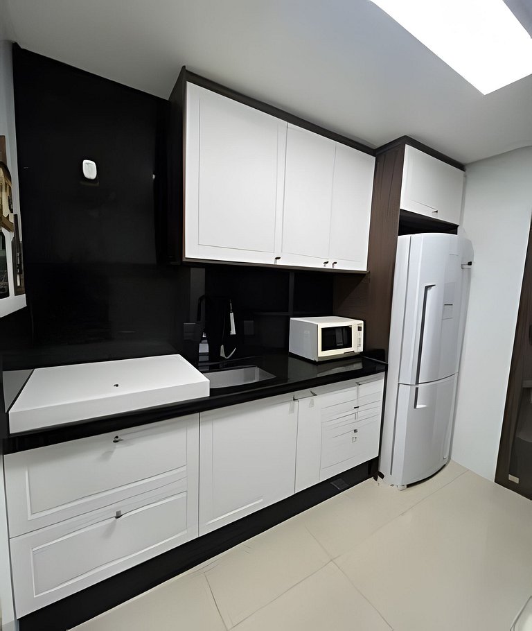 Casa luxo com piscina próximo a Praia e Beto Car.
