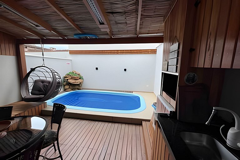 Casa luxo com piscina próximo a Praia e Beto Car.