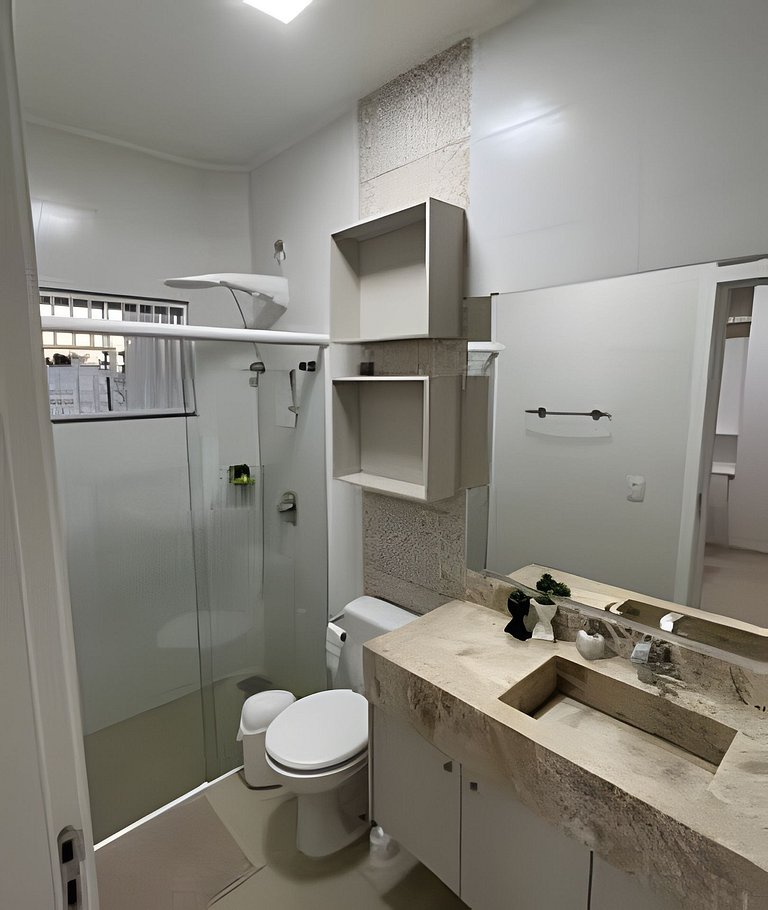 Casa luxo com piscina próximo a Praia e Beto Car.