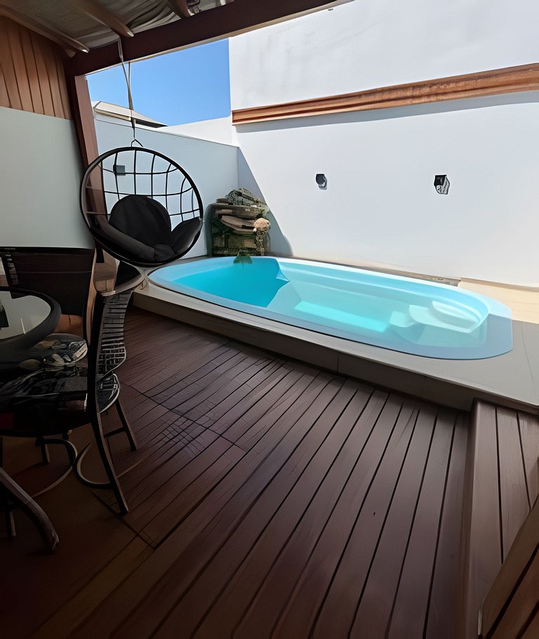 Casa luxo com piscina próximo a Praia e Beto Car.
