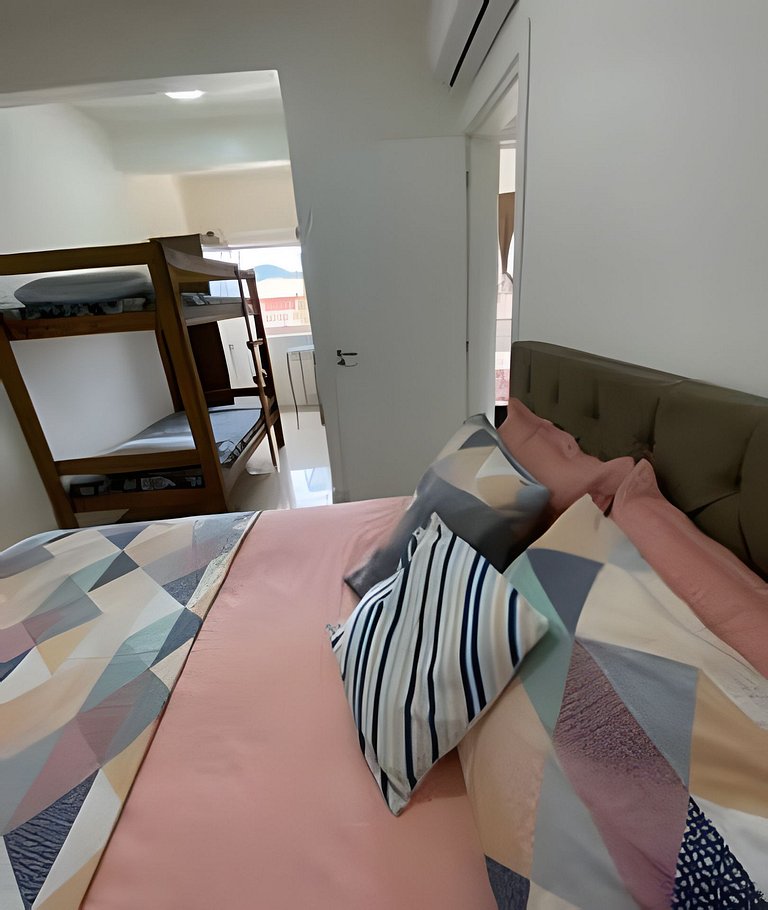 Casa luxo com piscina próximo a Praia e Beto Car.