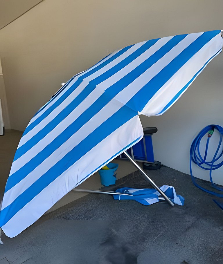 Casa luxo com piscina próximo a Praia e Beto Car.