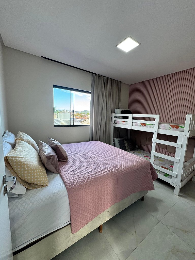 Casa Nova e Moderna | 700m praia | 8 min parque