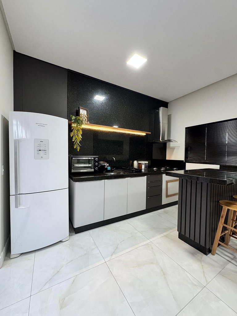 Casa Nova - Moderna | 700m praia | 8 min parque