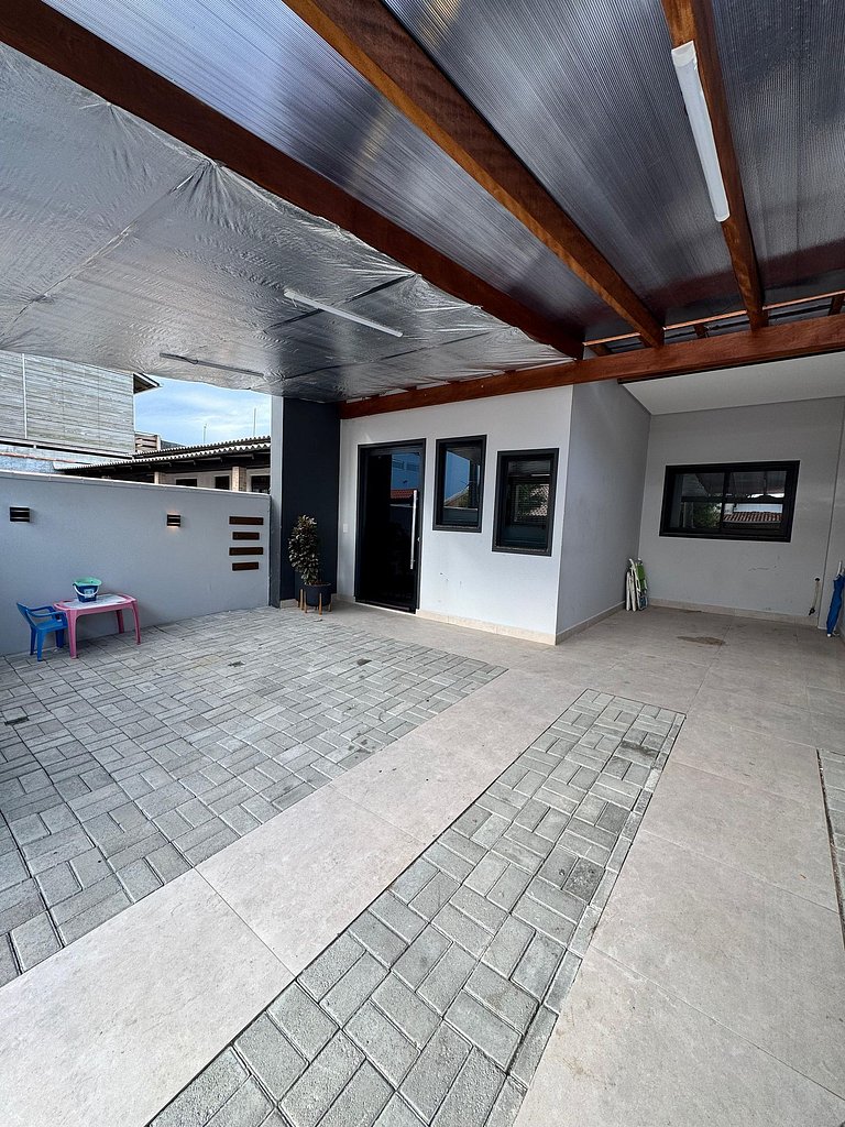 Casa Nova - Moderna | 700m praia | 8 min parque