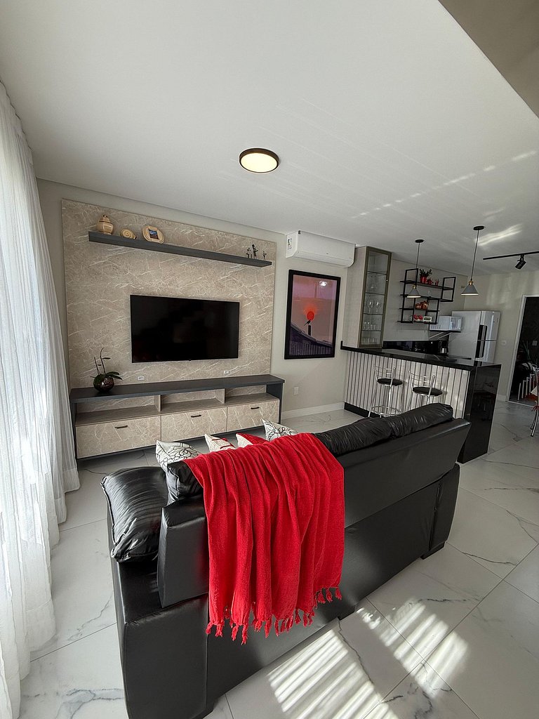 Casa com 3 Suítes, Piscina e tudo novinho