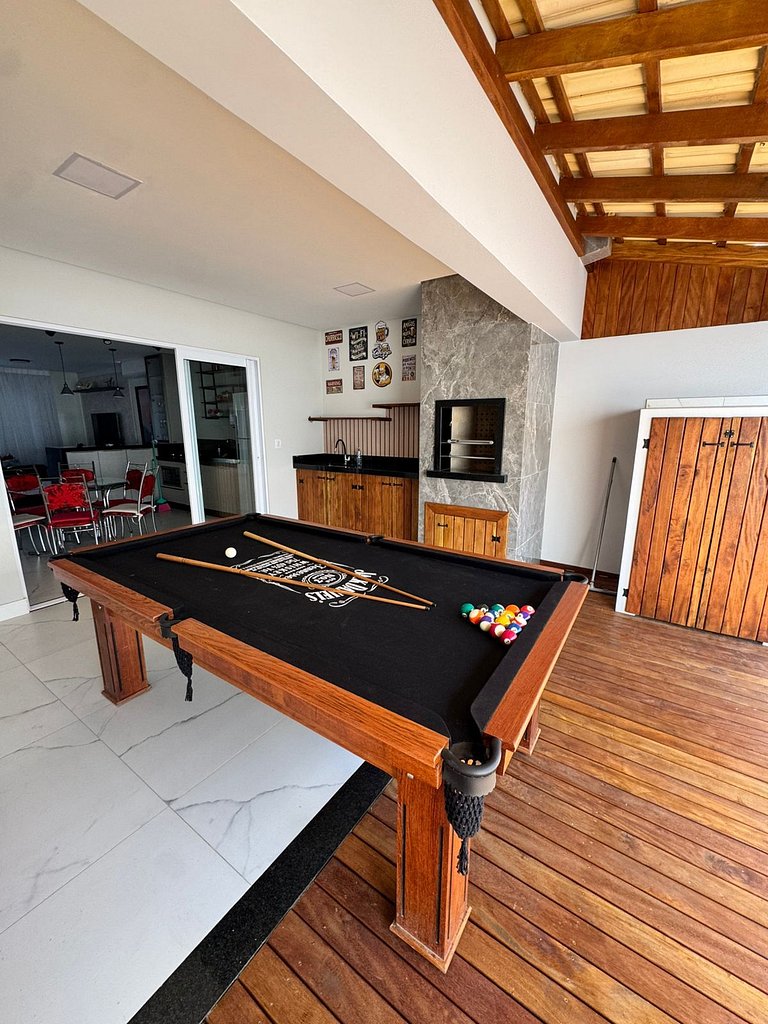 Casa com 3 Suítes, Piscina e tudo novinho