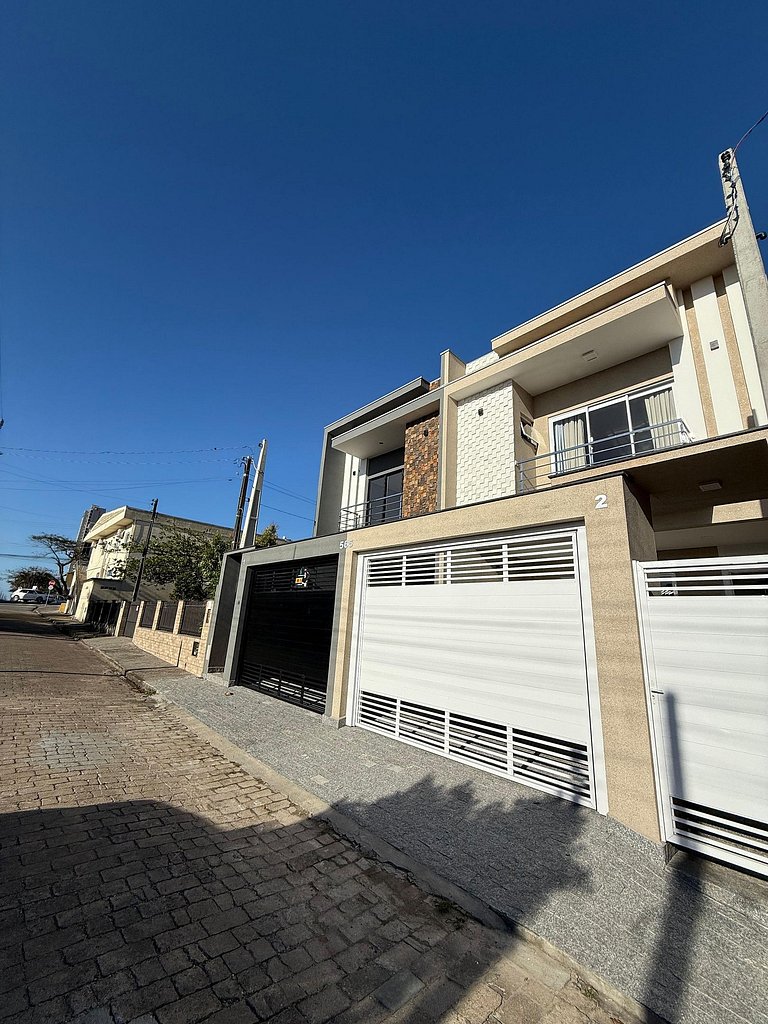 Casa com 3 Suítes, Piscina e tudo novinho