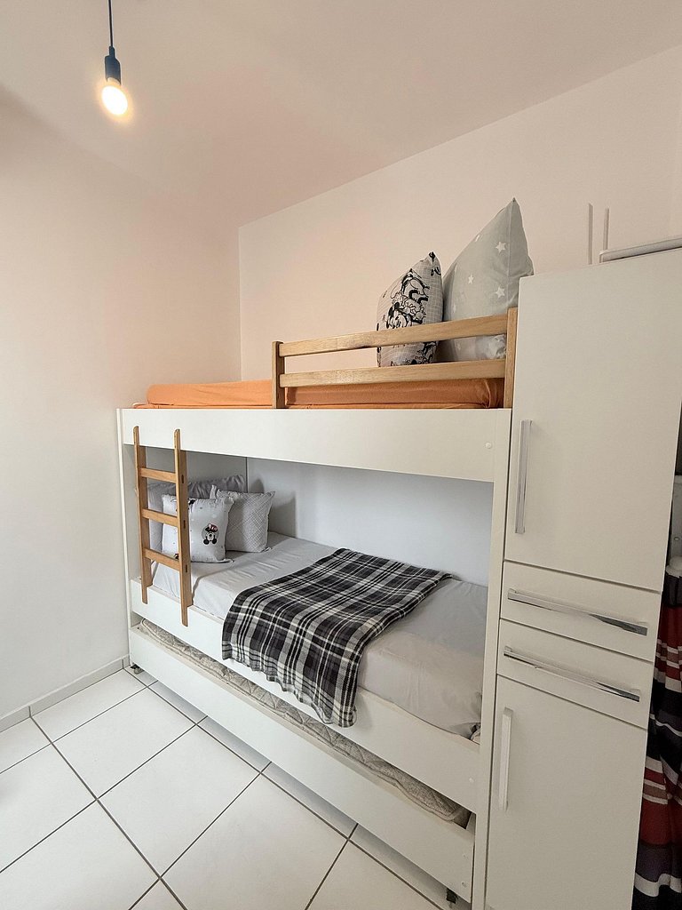 Apto | 150m da Praia | 10 minutos do Beto Carrero