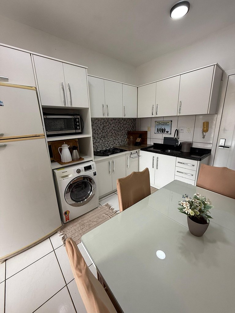 Apto | 150m da Praia | 10 minutos do Beto Carrero