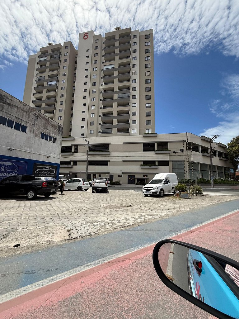 Vista Mar • Piscina & Jacuzzi • Cond. Completo