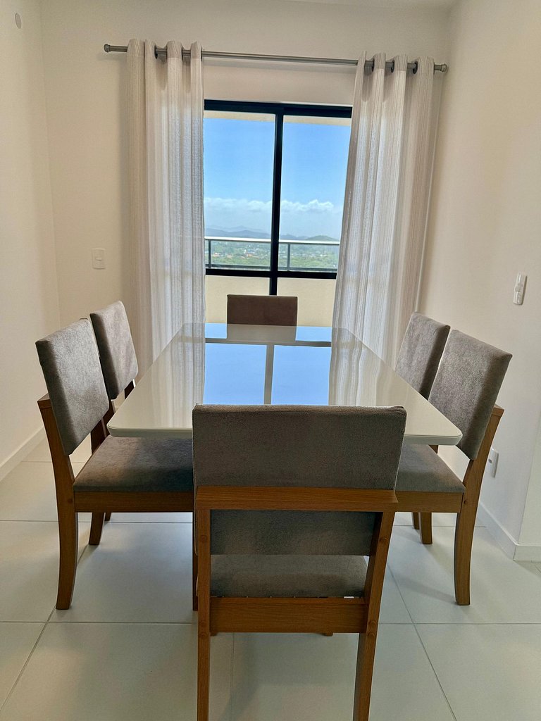 Vista Mar • Piscina & Jacuzzi • Cond. Completo