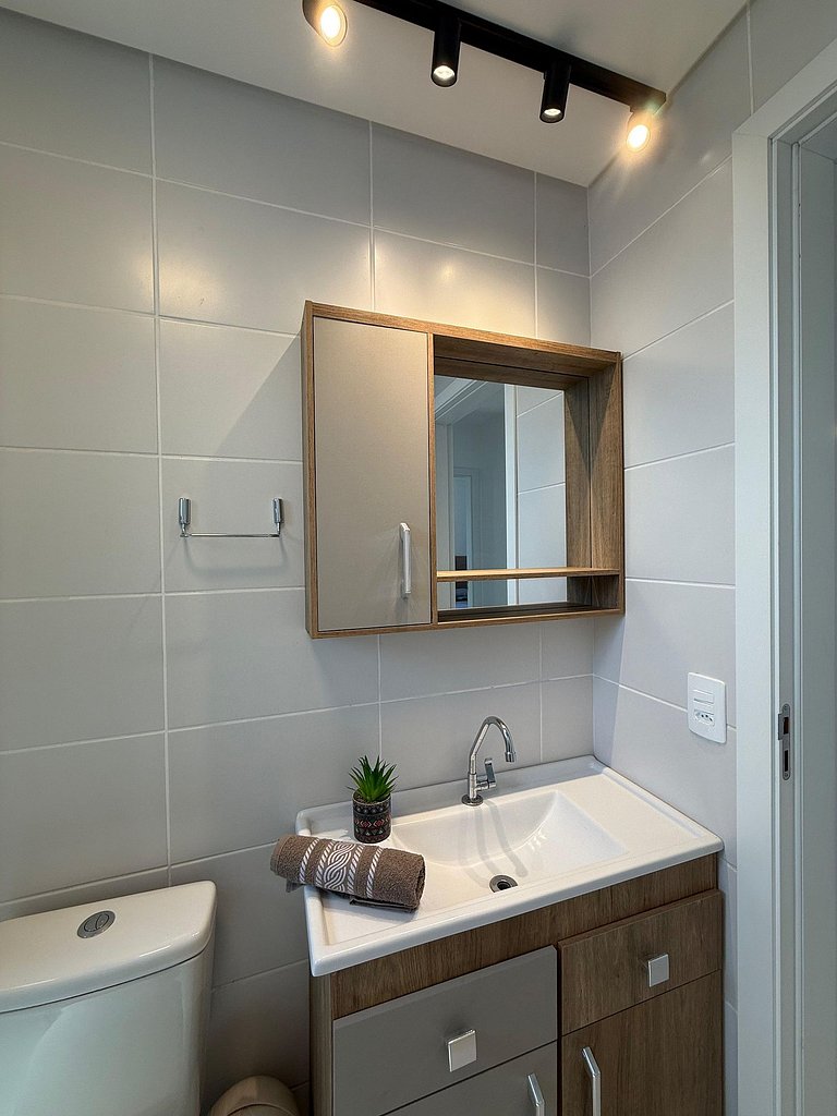 Vista Mar • Piscina & Jacuzzi • Cond. Completo