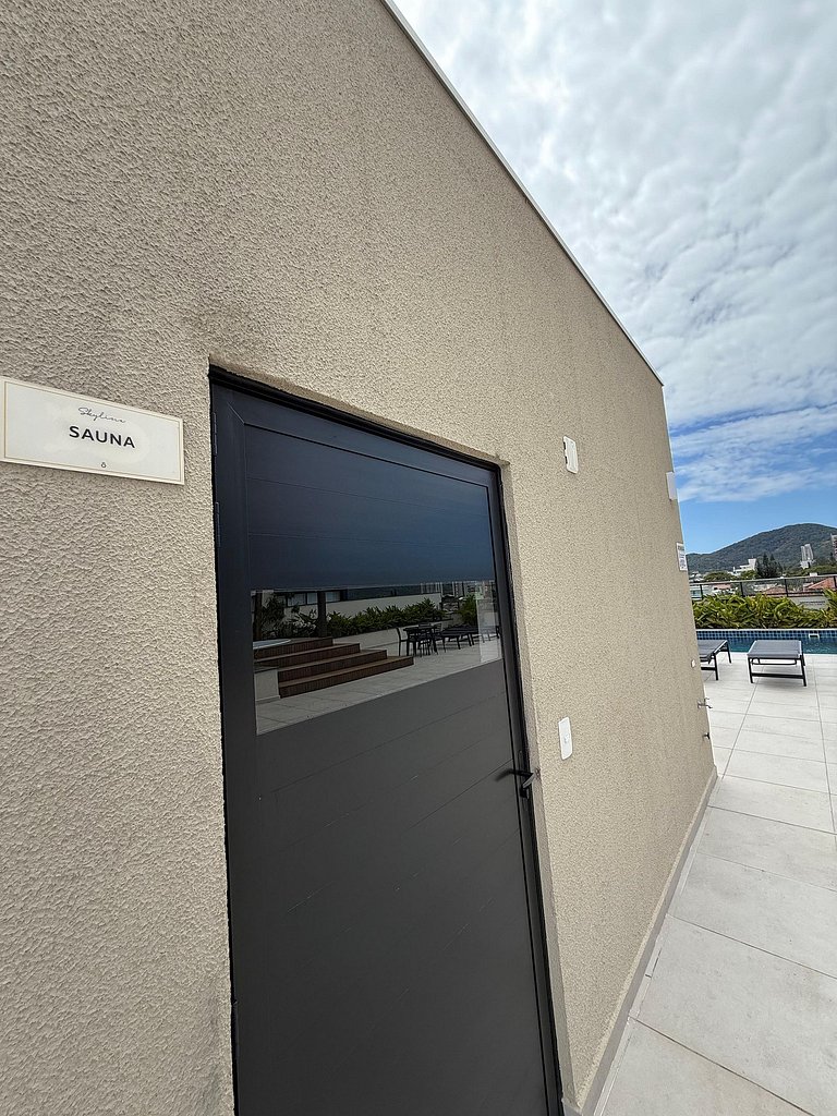 Vista Mar • Piscina & Jacuzzi • Cond. Completo