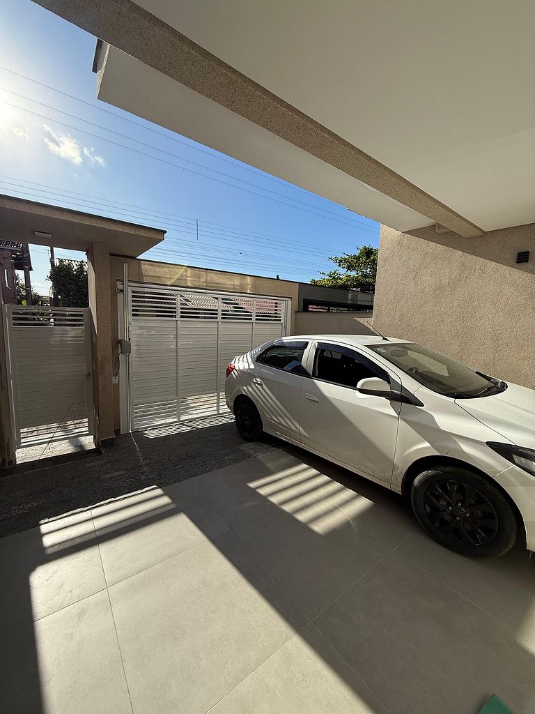 Casa com 3 Suítes, Piscina e tudo novinho