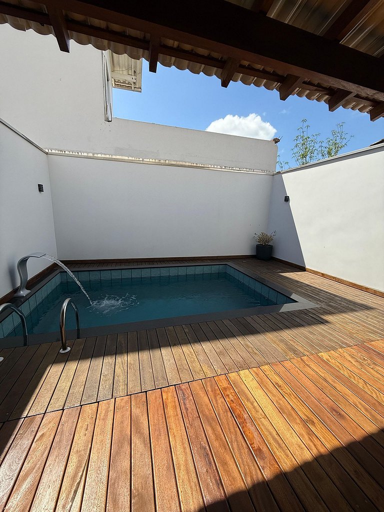 Casa com 3 Suítes, Piscina e tudo novinho