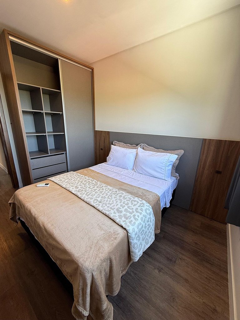 Apto novo próximo ao Parque Beto Carrero World