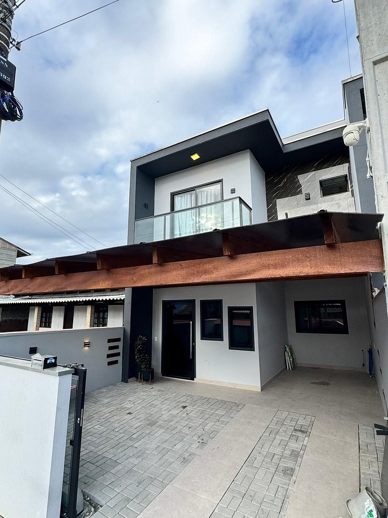 Casa Nova - Moderna | 700m praia | 8 min parque