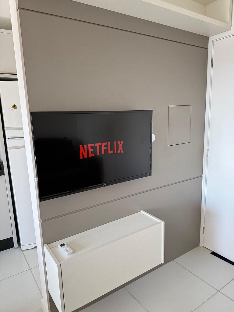 Apartamento em cond. Completo e com vista mar