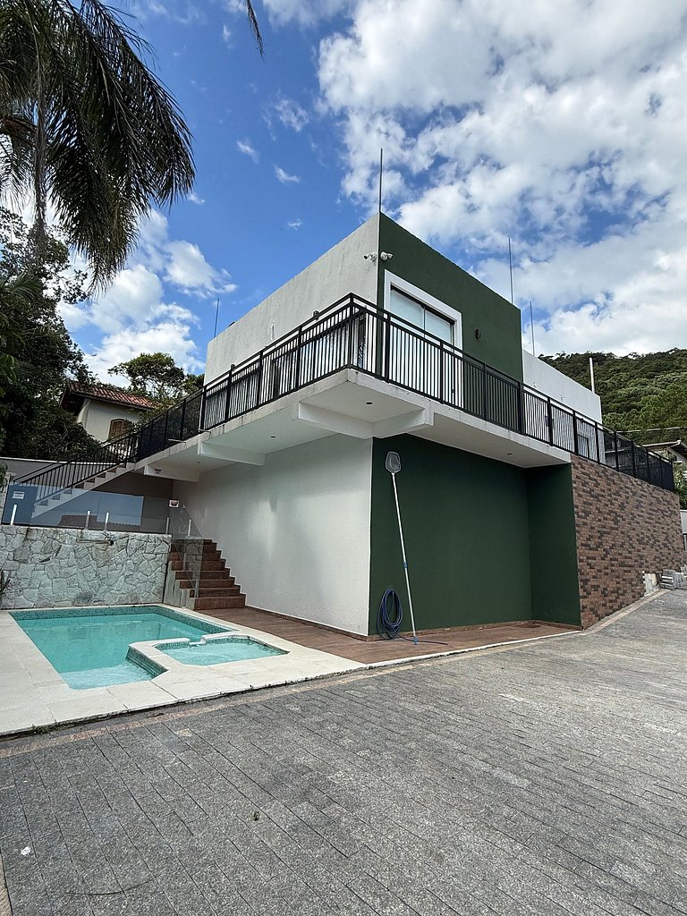 Refuge Corner | Panoramic View | Heated Pool