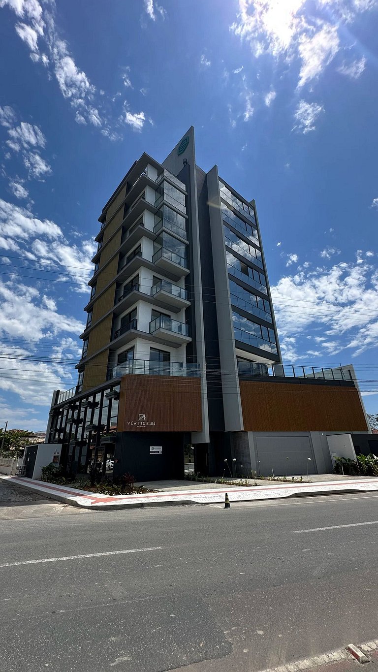 Cobertura a venda Frente Mar