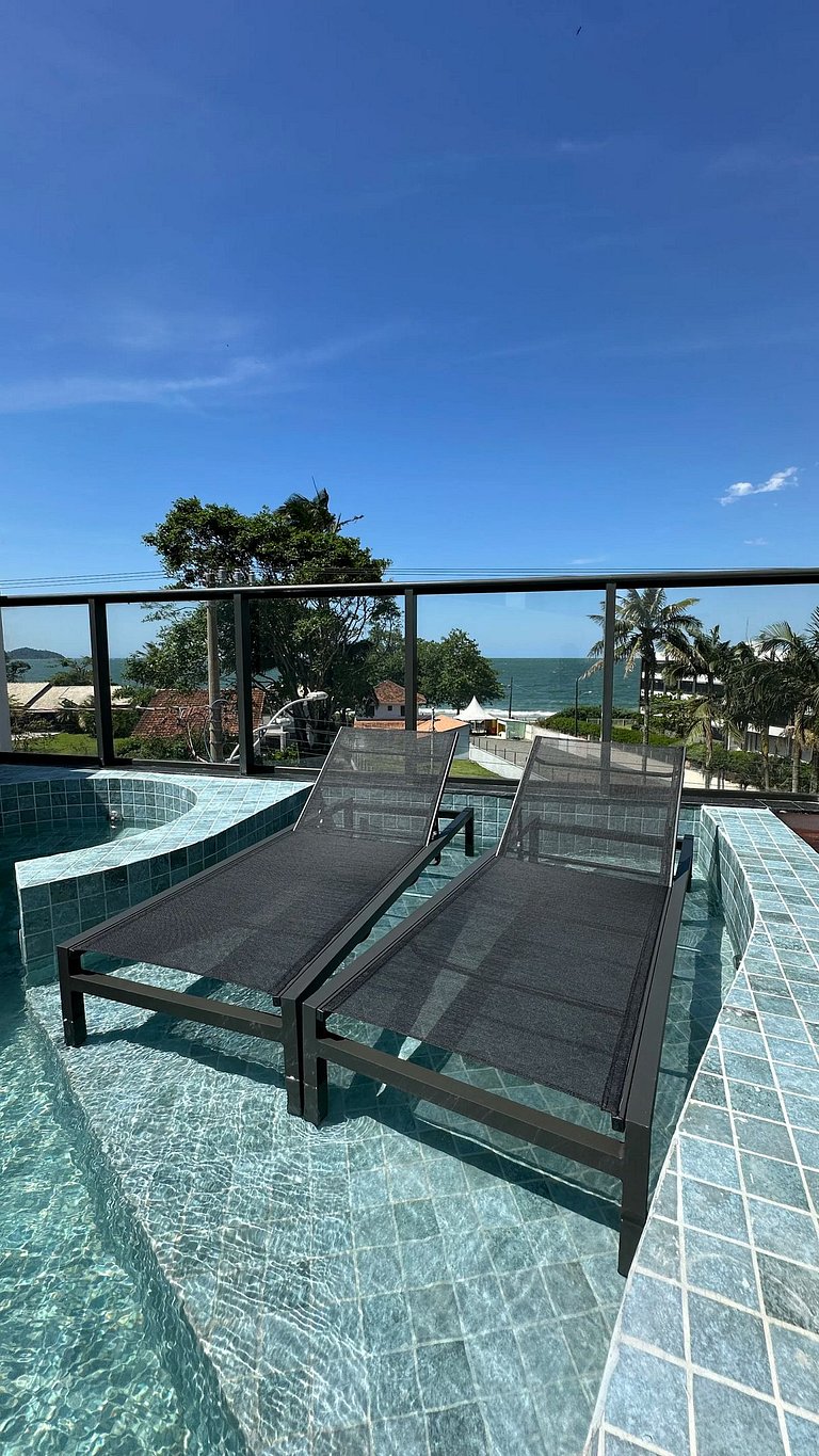 Cobertura a venda Frente Mar