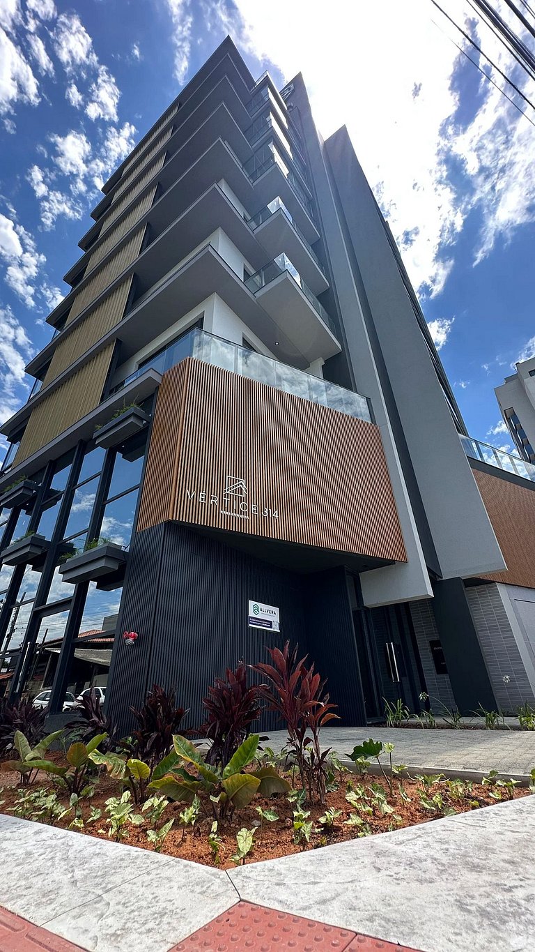 Cobertura a venda Frente Mar