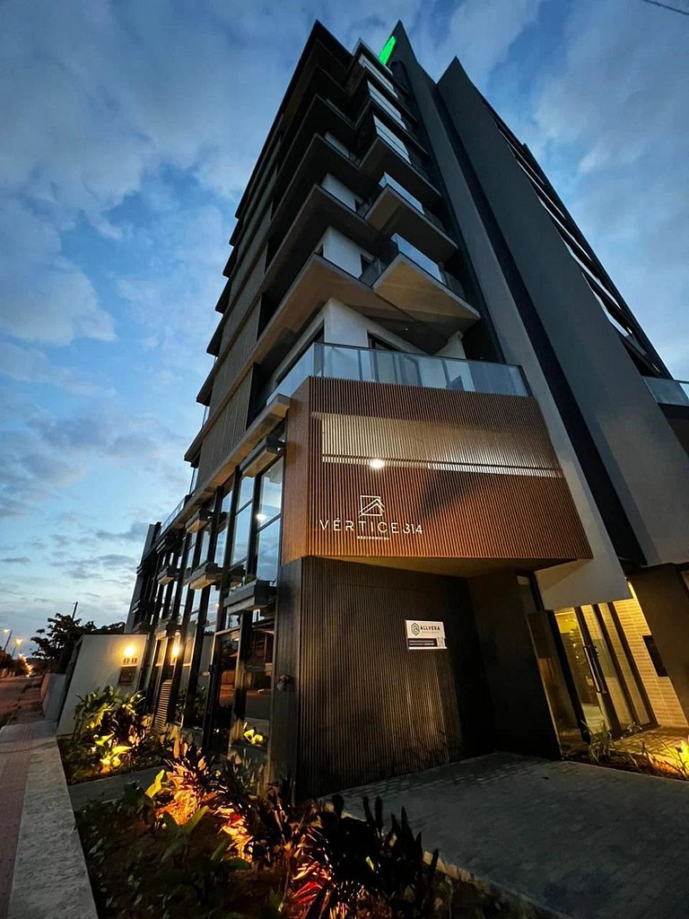 Cobertura a venda Frente Mar