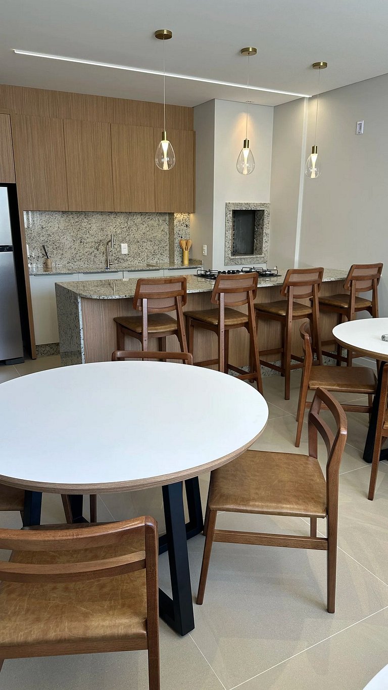 Cobertura a venda Frente Mar