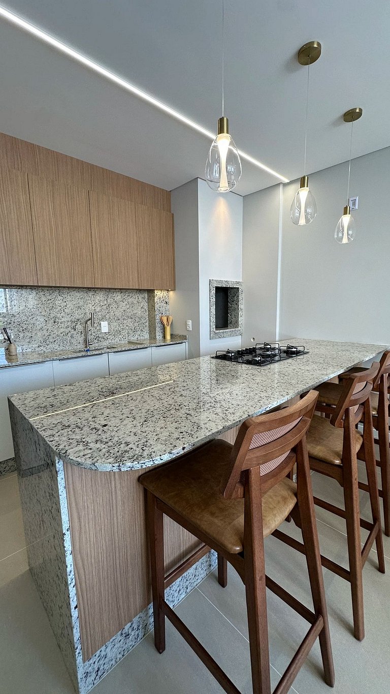 Cobertura a venda Frente Mar