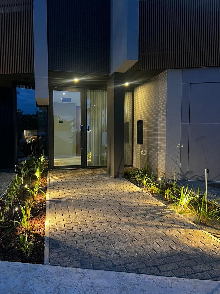 Cobertura a venda Frente Mar