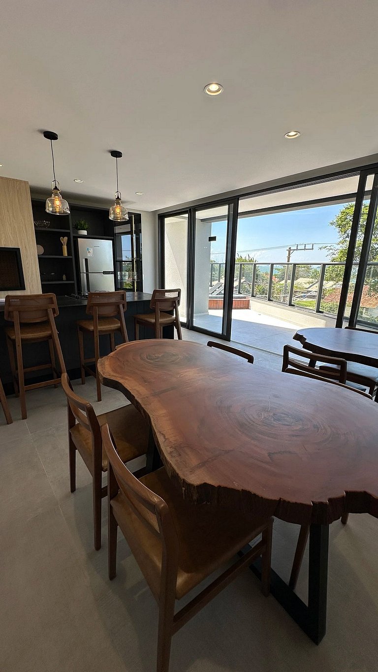 Cobertura a venda Frente Mar